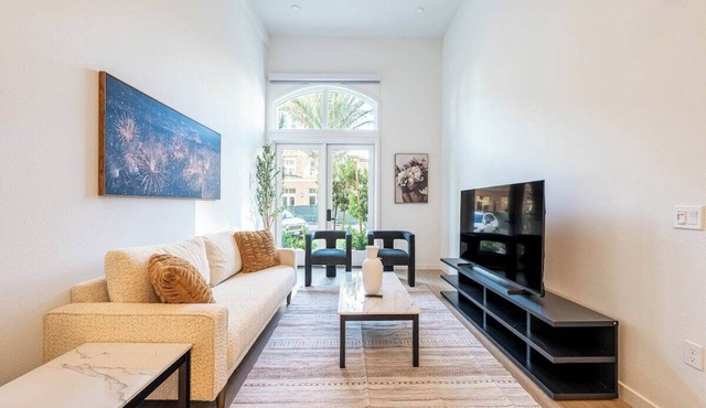 Refined 1B1B with Pool, Spa and 4K Smart TVs