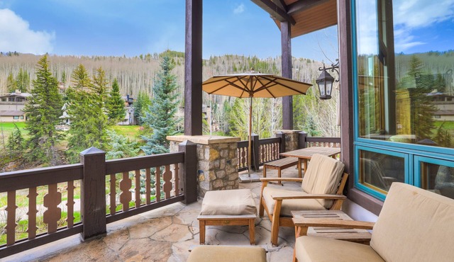Refined 5 BR Private Home with Private Hot Tub by RedAwning