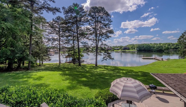 Refined Lakefront Home on Fort Loudon Lake - Dock + Sunset Views - Knoxville
