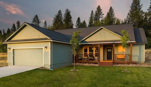 Refined Living Surrounded by Beautiful Scenery and Amazing Wildlife