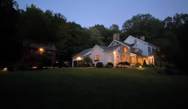 Refined Peaceful Escape in Somerset Horse Country