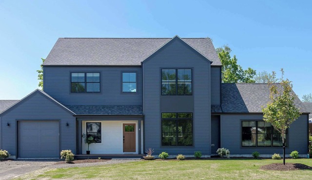 Refined Retreat Near Beaches - 557 West