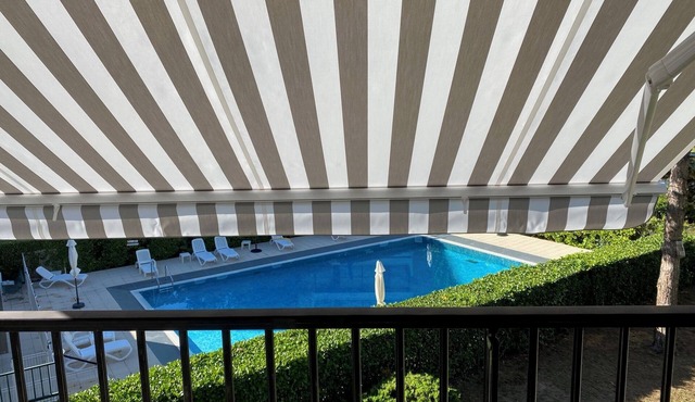 Refined studio in the heart of town for a vacation for two and a visit to L'Aquitane