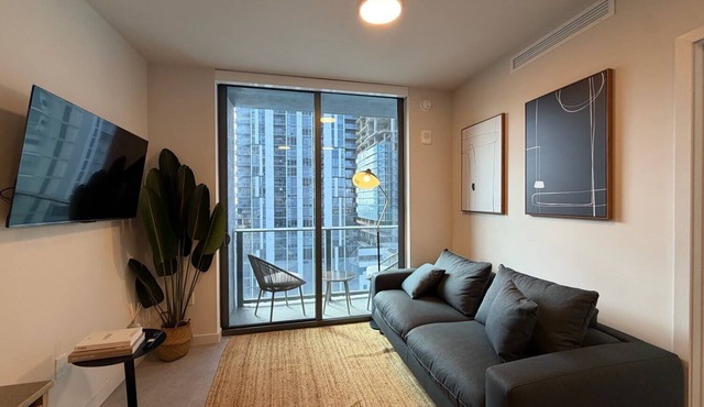 Refined Urban Condo | Near Bayfront Park