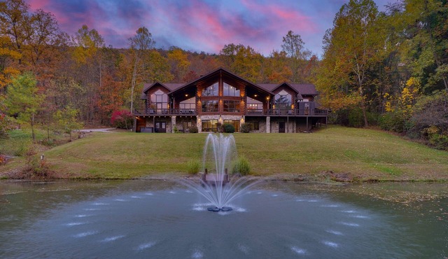 Reflection Ridge | Epic Mountain Cabin w/Pickleball, Sauna, Theatre, Golf-Sim, Pond & Hot Tub