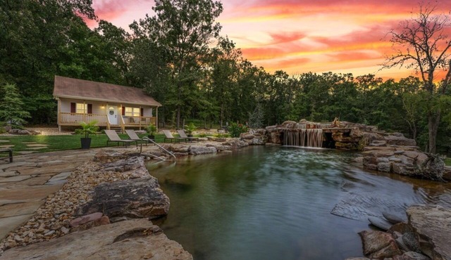 REFLECTIONS COTTAGE - Private Hot Tub and Fire Pit
