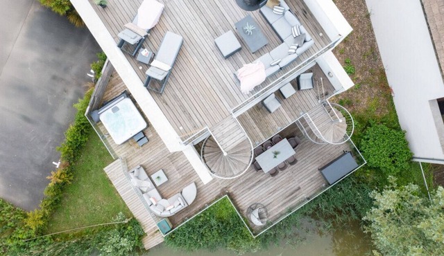 Reflections - HM77 - HOT TUB - Lakeside Spa