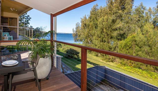 Reflections - Pet Friendly Waterfront