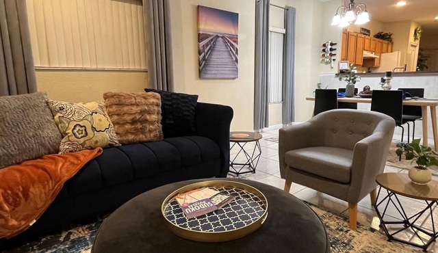 Reflections Retreat, Cozy 2-bed, 2-bath apartment in serene Ocala with AC, WiFi