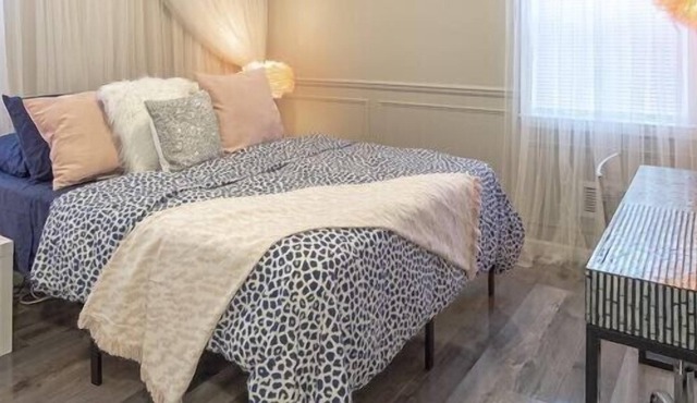 Refreshing 4BR 2BA Bungalow| Free Washer & Dryer| Wifi