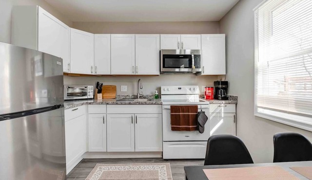 Refreshing 2-Bedroom Home in Central Hopewell