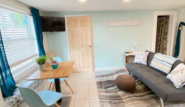 Refreshing & cozy beach bungalow, 3 minutes to beach & 10 minutes to Flagler!