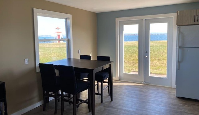 Refreshing escape in private house in Malagash with your own beach in the back y