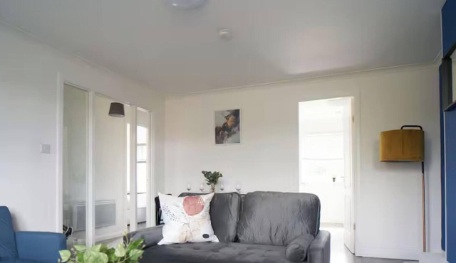 Refreshing Modern Apartment in Glasgow