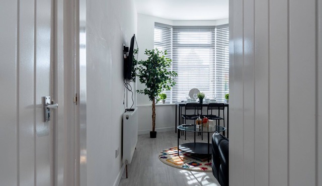 Refreshing Modern Apartment in Glasgow