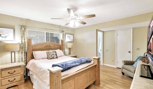 Refreshing Oasis with Massage Chair, Game Garage, Large Fenced Yard +Retro games