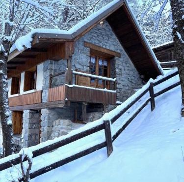 Refuge-style chalet Mountain view