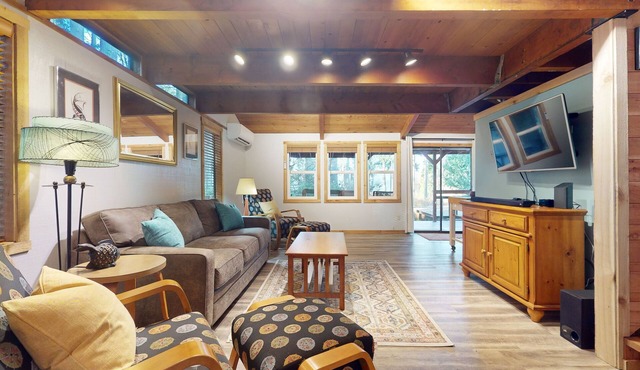 Refurbished cabin with beautiful views of the Hood Canal