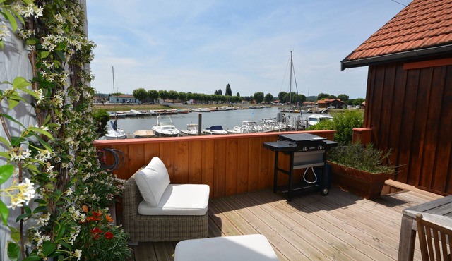 REFURBISHED FISHING HUT ON THE PORT