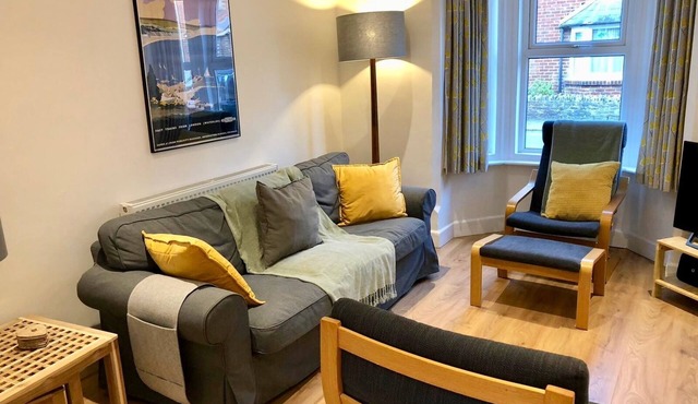 Refurbished house, close to the beach, quiet central location