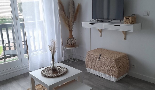 Refurbished T2 apartment with balcony