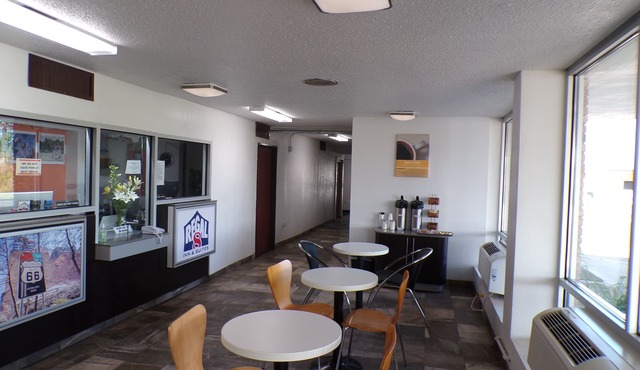 REGAL 8 INN & SUITES