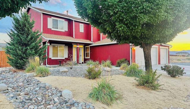 Regal Fernley Villa-20 Min to USA Pkwy|5Bedrooms|Sleeps19