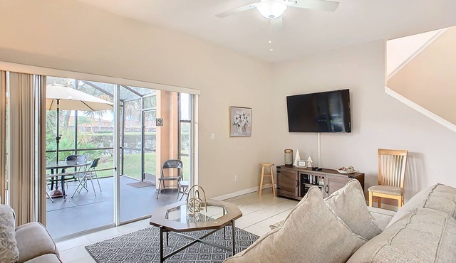 Regal Oaks Getaway: 4BR Home Close to Disney & Old Town