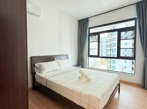 Regalia 2B2R 4Pax near Duty Free GB B-2506