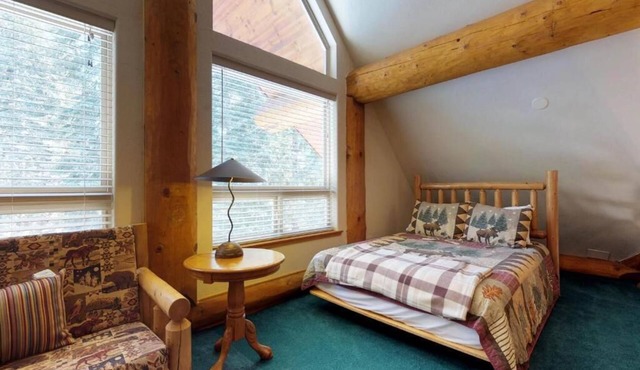 Regatta Chalet – Premium Lakeshore Retreat