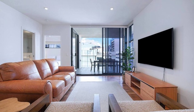 Regatta Hideaway A Breezy Balcony Residence