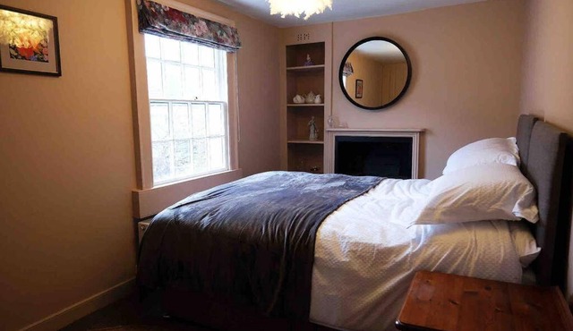 Regency cottage 10 minutes from Bath city centre