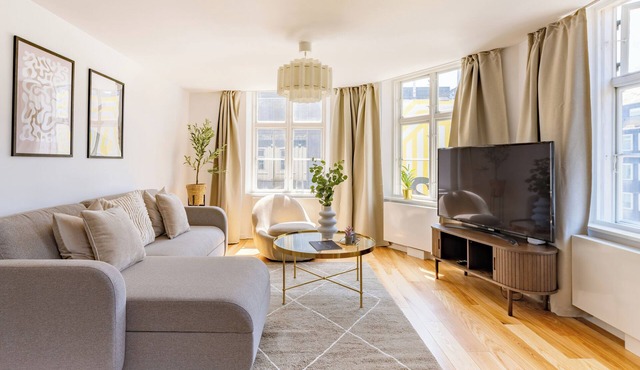 Regent 16- Bright apartment in City Center