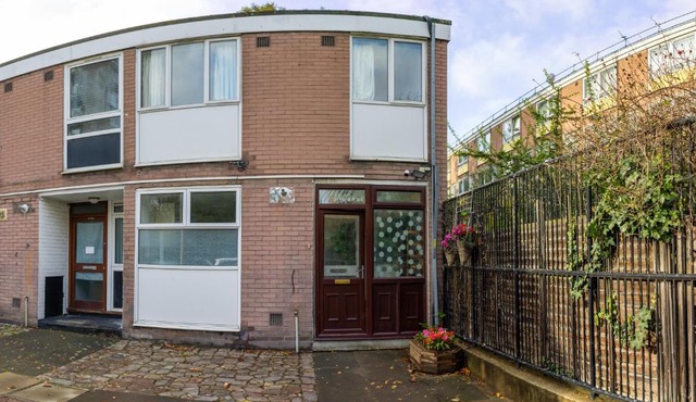 Regent's Park Sleeps 8 Pet Friendly & Garden