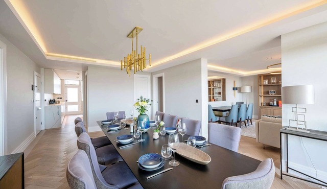 Regents' Oasis in the Sky- by Out of Office Lifestyle