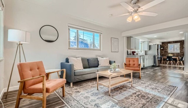 Regis I Tennyson I Sleeps 8 I Red Rocks I Pets