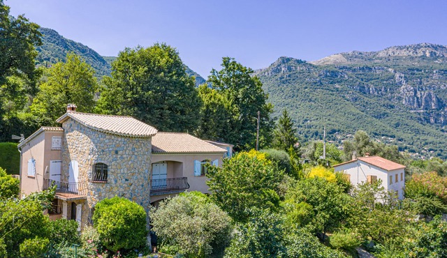 Registered Accomodation 4 stars and 30mn Nice Cannes Antibes !