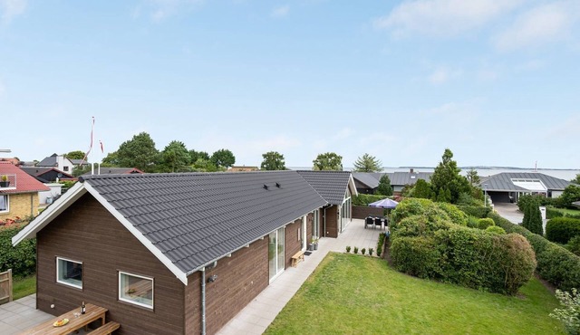 "Regni" - 300m to the fjord by Interhome