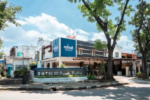 Rehat at Hotel 10 Buah Batu