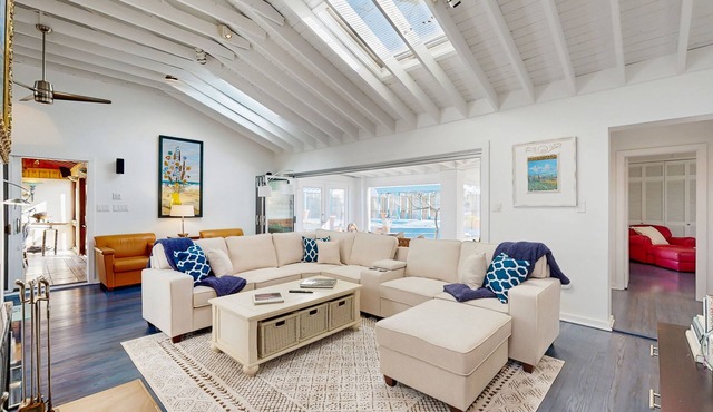 Rehoboth Beach dog friendly house w/private pool & hot tub