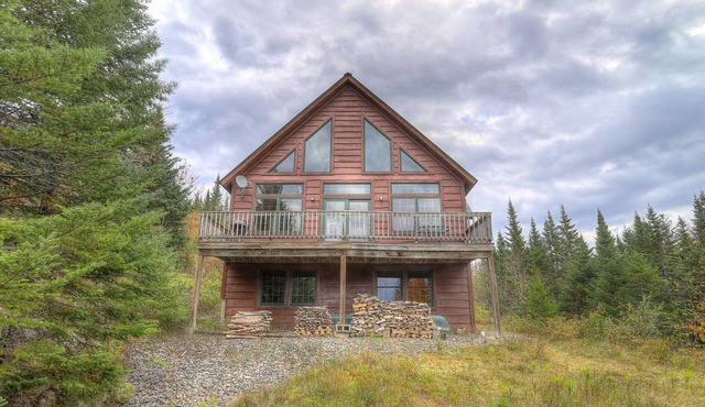 Reid - Quiet, secluded cabin in the Rangeley Overlook