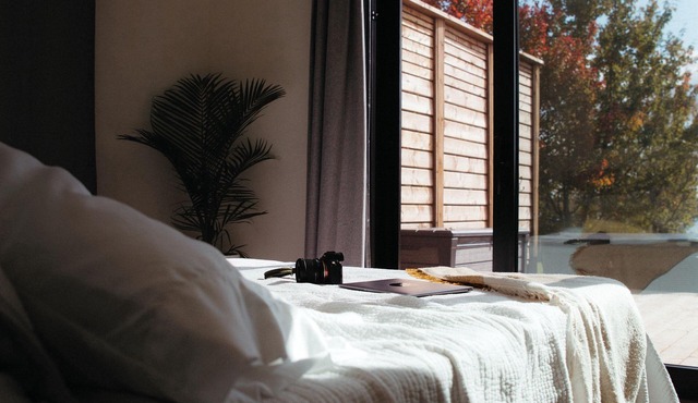 Reids Cove Retreat - Romantic Couple's Retreat with Hot Tub and Water View