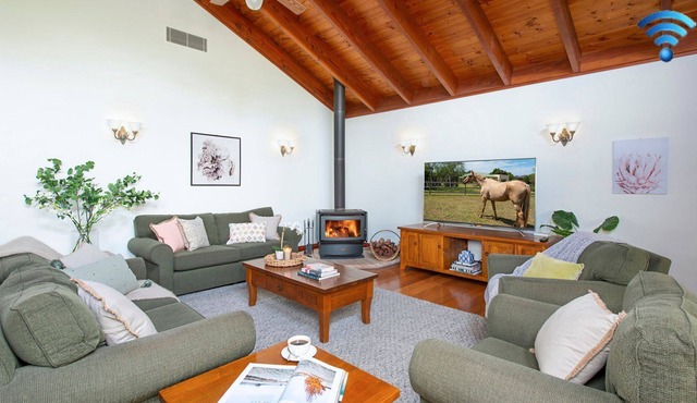 Reign Manor & Coach House