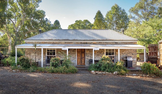 Reillys Wines Heritage Cottages