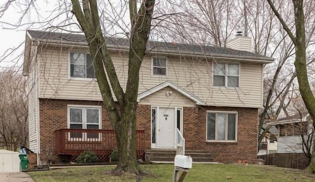 Reimagined Duplex near West Des Moines 2BR