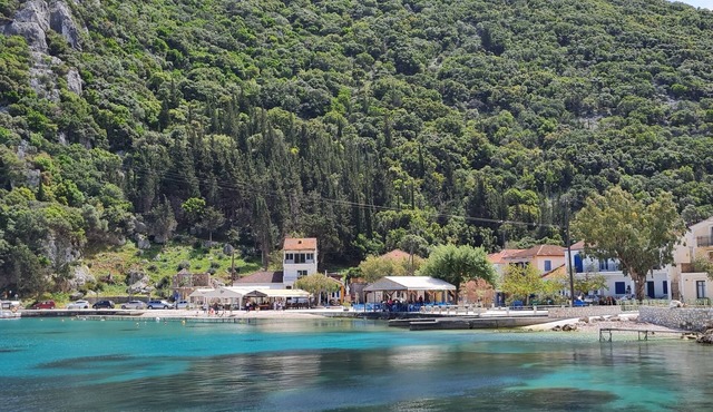 Reithron House, Newly Renovated Modern and Cozy Cottage