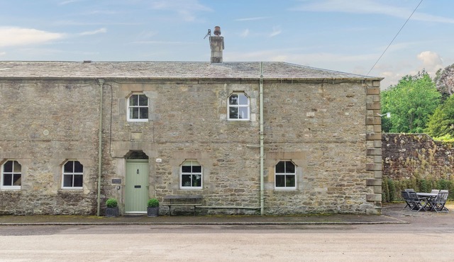 REIVER'S REST, pet friendly, character holiday cottage in Bellingham