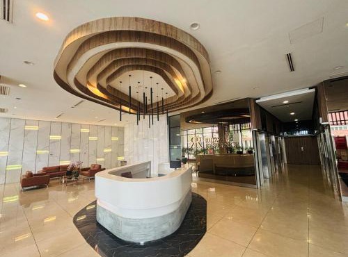 Reizz Residence by Willow Trip