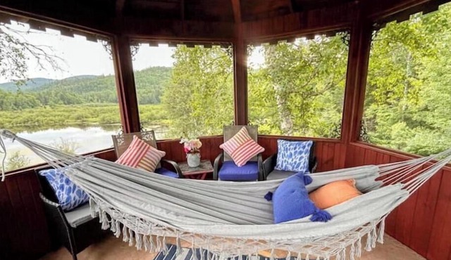 Relaxing chalet in the heart of nature: lake, river, mountains and forest