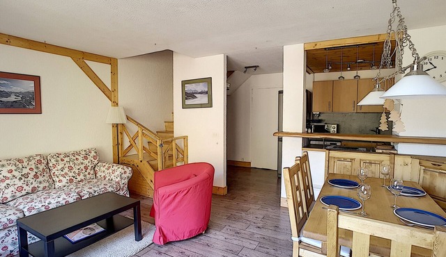 Relais D15 – Sleeps 6 – Duplex with balcony – Saint Jean D'Aulps resort – Near Morzine